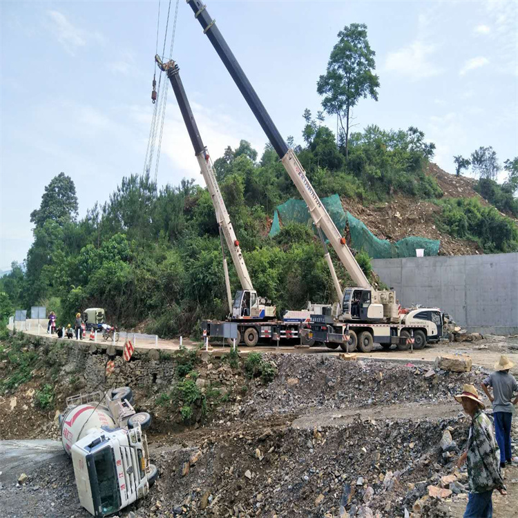 阳谷汽车掉沟里叫吊车救援要多少钱